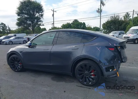 2022 Tesla Model Y Performance Dual Motor All-Wheel Drive z USA, uszkodzony, nr VIN 7SAYGDEF7NF339241